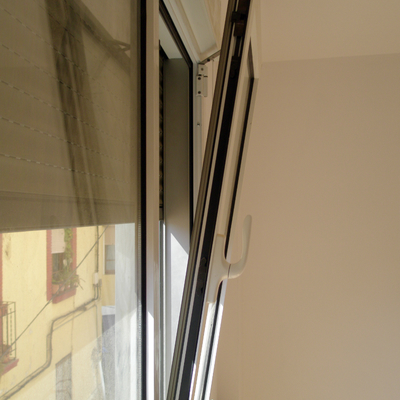 Ventana oscilobatiente