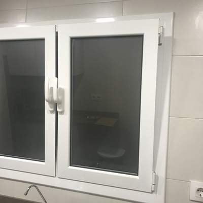 Alicatado e instalación enchufes