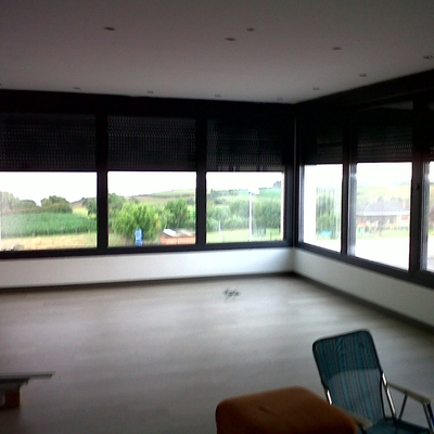 ventanas y suelo planta 1ra, obra nueva