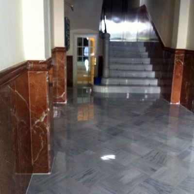 Vestíbulo terminado 