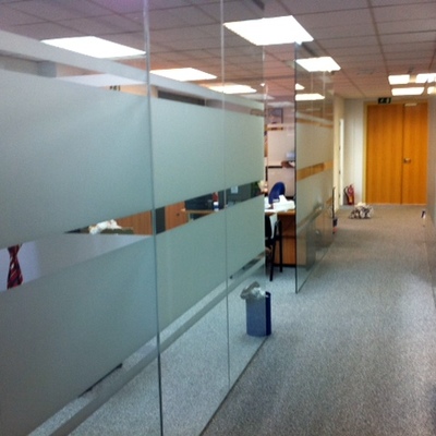 Vidrio Templado para Separacion de oficinas