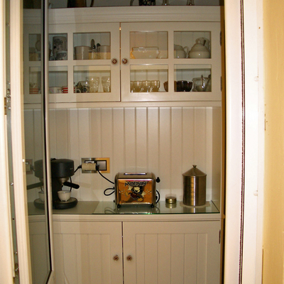 vista frente alacena lacada