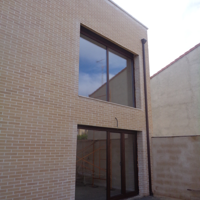 VIVIENDA UNIFAMILIAR Y GARAJE