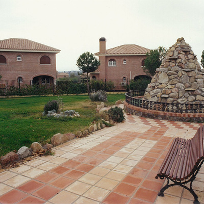 Viviendas y urbanización