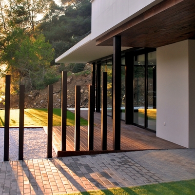 Vivienda unifamiliar. Entrada peatonal