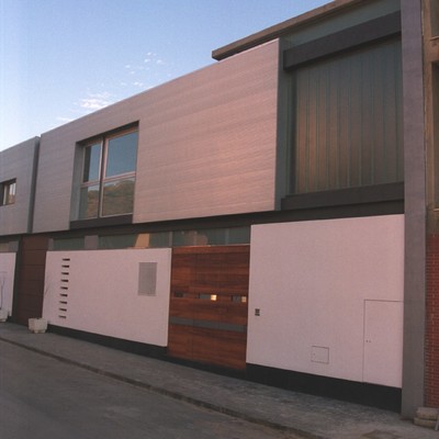 VIVIENDA UNIFAMILIAR ENTRE MEDIANERAS