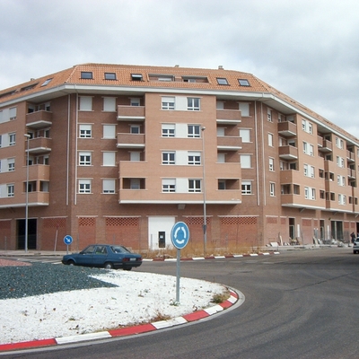 BLOQUES DE VIVIENDAS