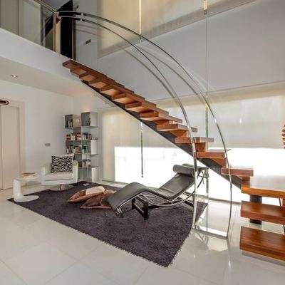 Reforma de sala principal y escaleras