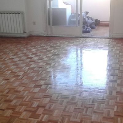 Acochillado y barnizado de parquet