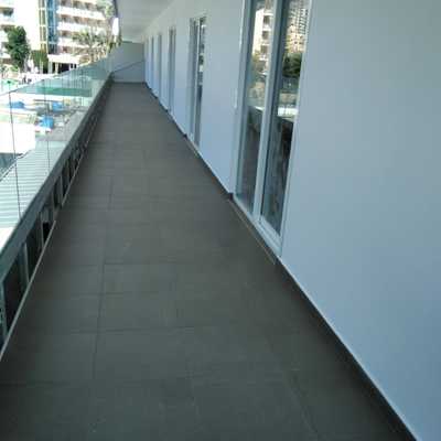 Reforma de fachada, terrazas y recepción en Hotel Helios Benidorm.