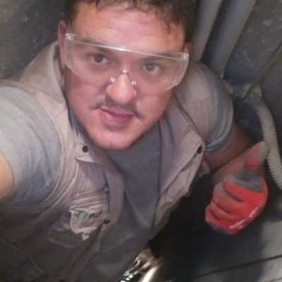 Reparacion de lineas en bajante a mas de 30 metros de altitud