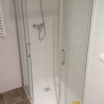 INSTALACION DE MAMPARAS DE BAÑO