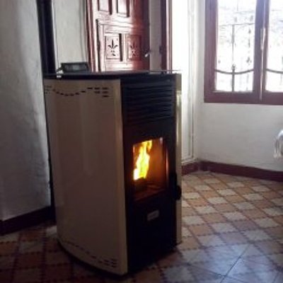 Estufa pellets instalada