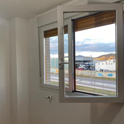 Aplicación de pintura para el interior de la vivienda