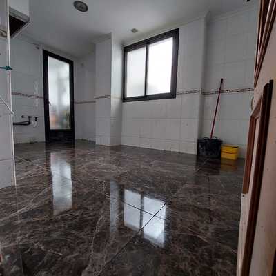 Colocación Suelo Porcelánico en Cocina