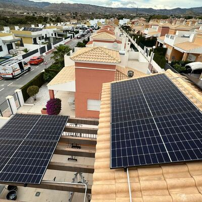 Instalacion Canadian Solar en Tejas y Pergola