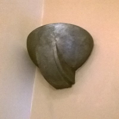 Luminaria artesana con efecto metálico