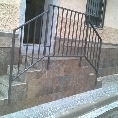 Corte de escalera alicatado exterior