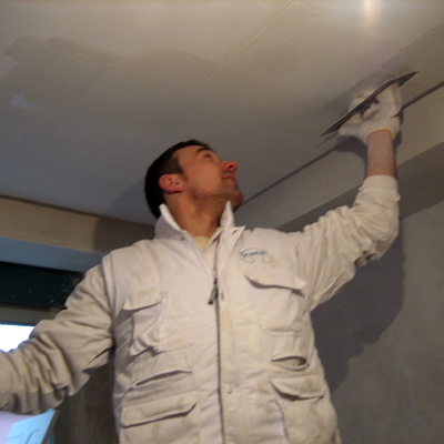yo mismo luciendo todo el techo escayola