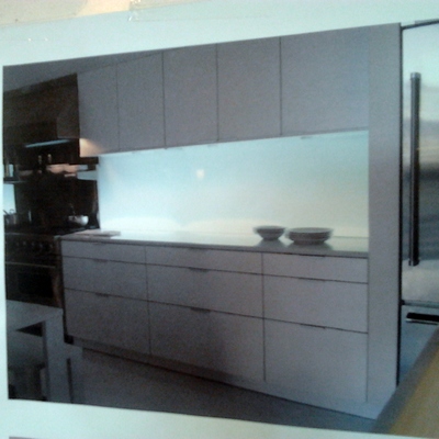 Zona Office.con trasera en cristal retroiluminado