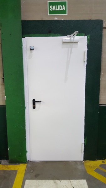 Puerta cortafuegos fuegos