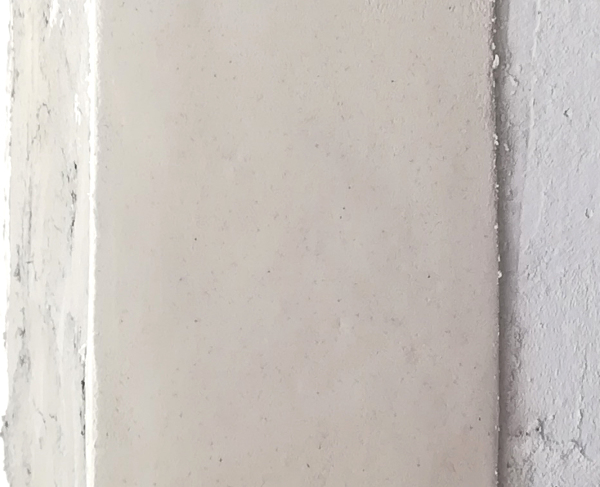 Estucado cuadrado con cantonera acabado en lavado liso