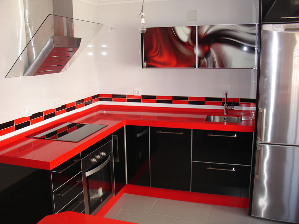 cocina roja y negra
