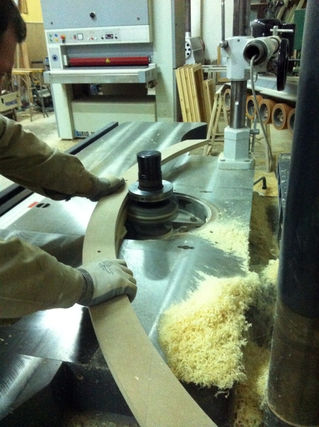 Fresado de un pasamanos.