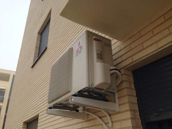 Instalación de unidad exterior Mitsubishi Electric en Albacete