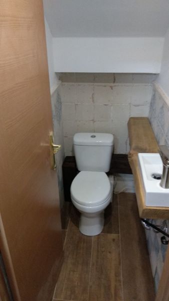 Aseo bajo escalera