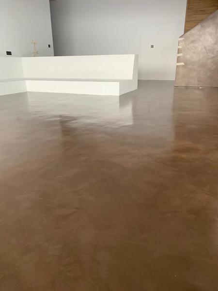 Trabajo de microcemento.