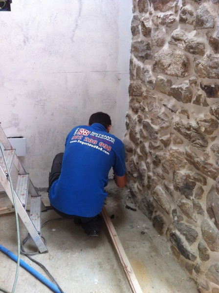 INSTALACION ELECTRICA EN CHALET RÚSTICO CASTRELO