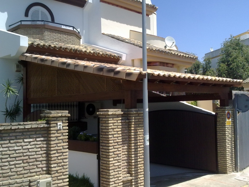 Porche de entrada garaje