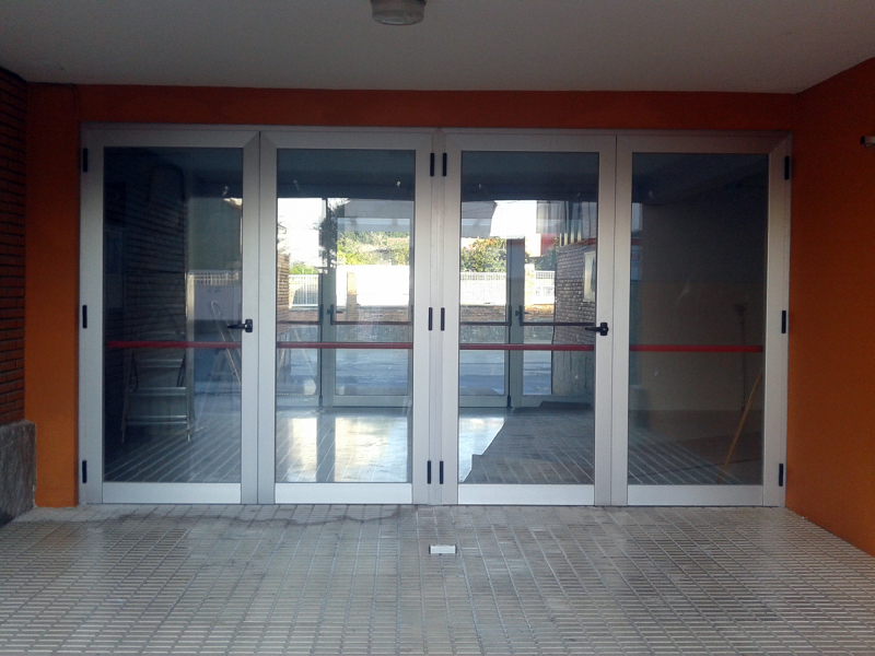 Puerta entrada colegio