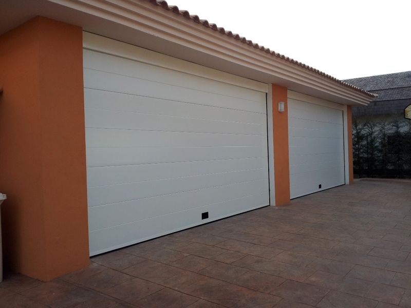 Puerta seccional Mod. Liso