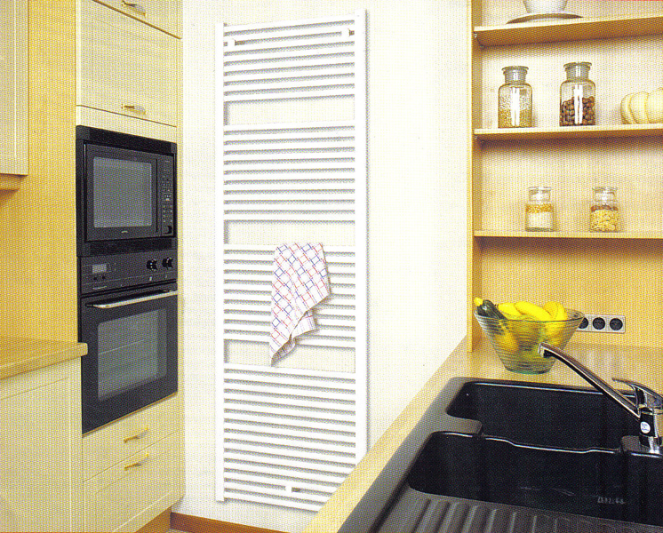 Radiador toallero en cocina .