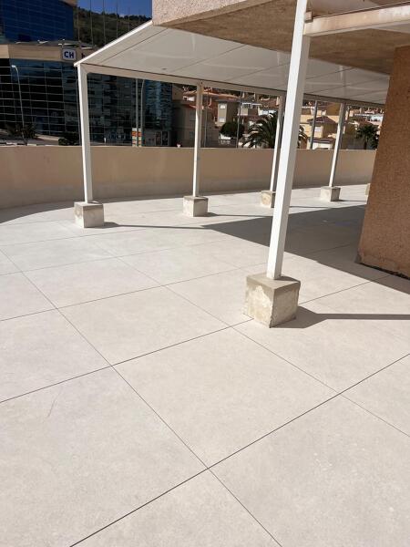 terraza con pavimento elevado