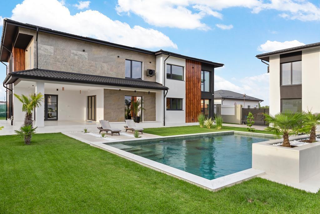 Vivienda unifamiliar moderna con piscina