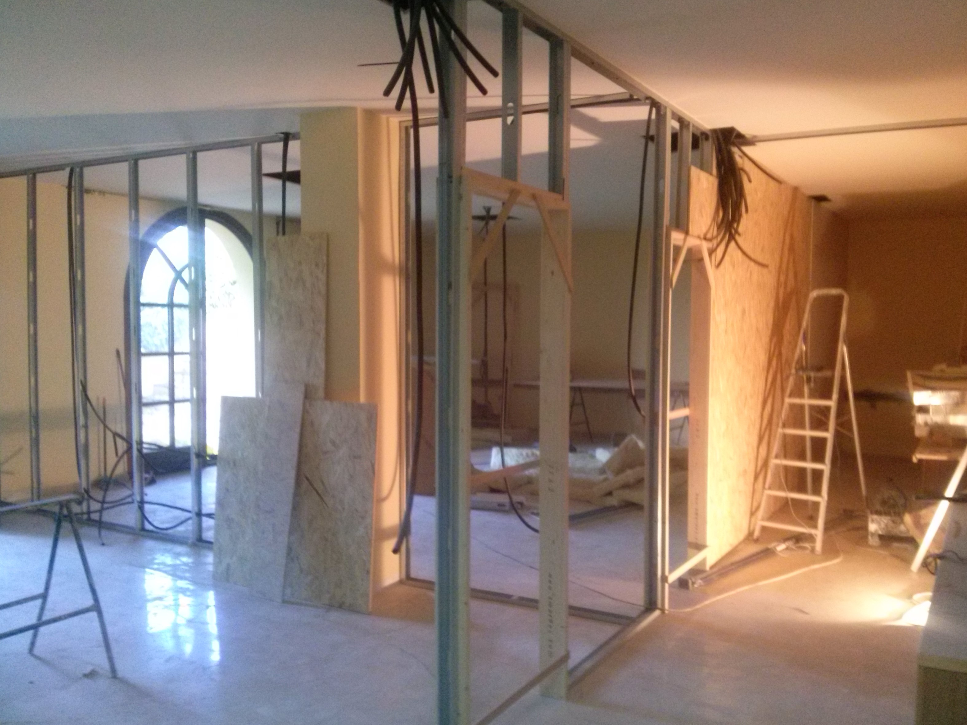 Divisiones con yeso laminado (Pladur)