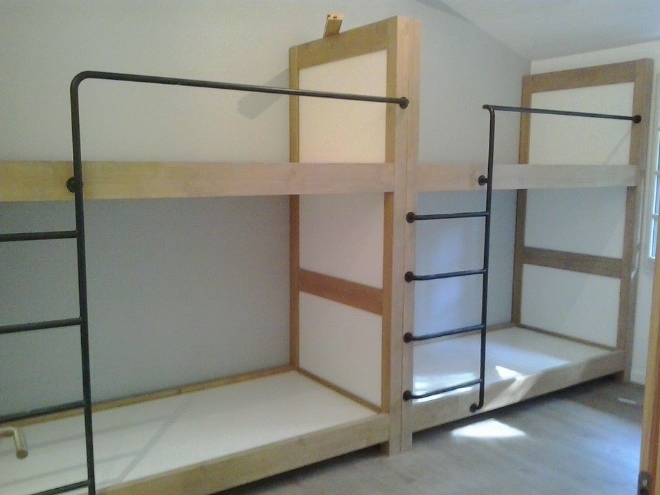 Armarios lacados a medida y literas a gusto del cliente (elegidas de revista de decoracion)