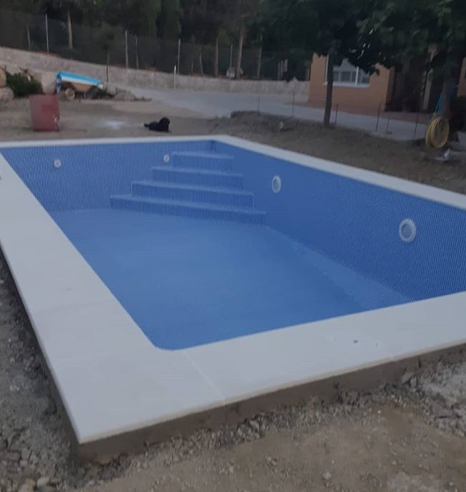 Piscina semiterminada
