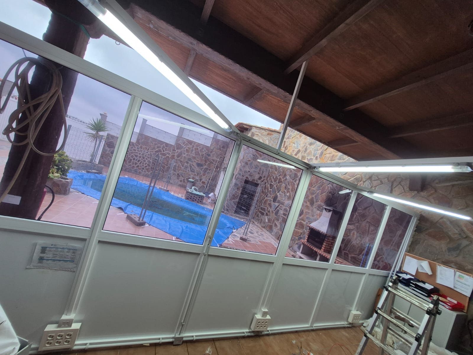 instalacion puestos de trabajo para oficina externa