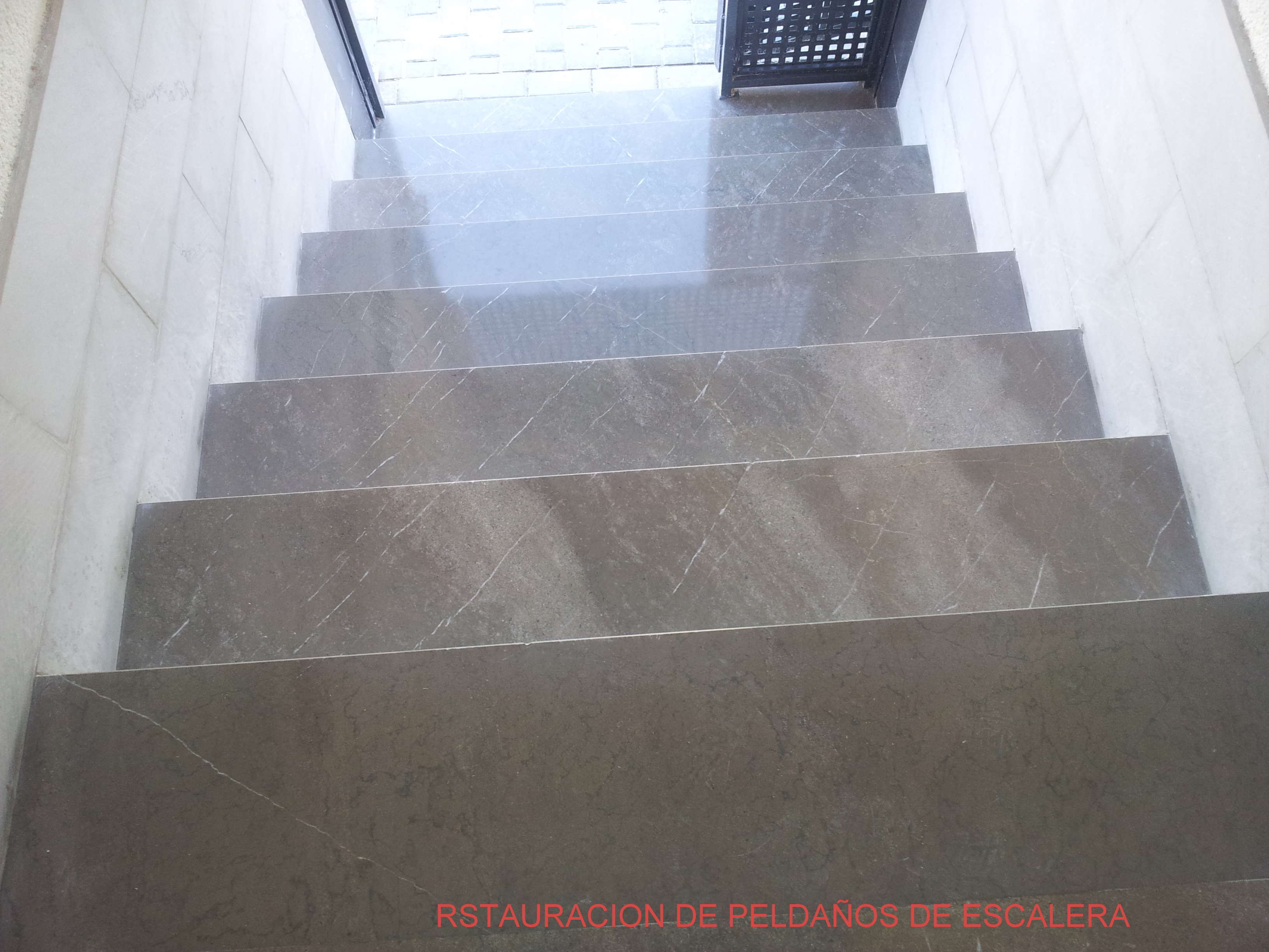 ESCALERAS DE MARMOL PULIDO
