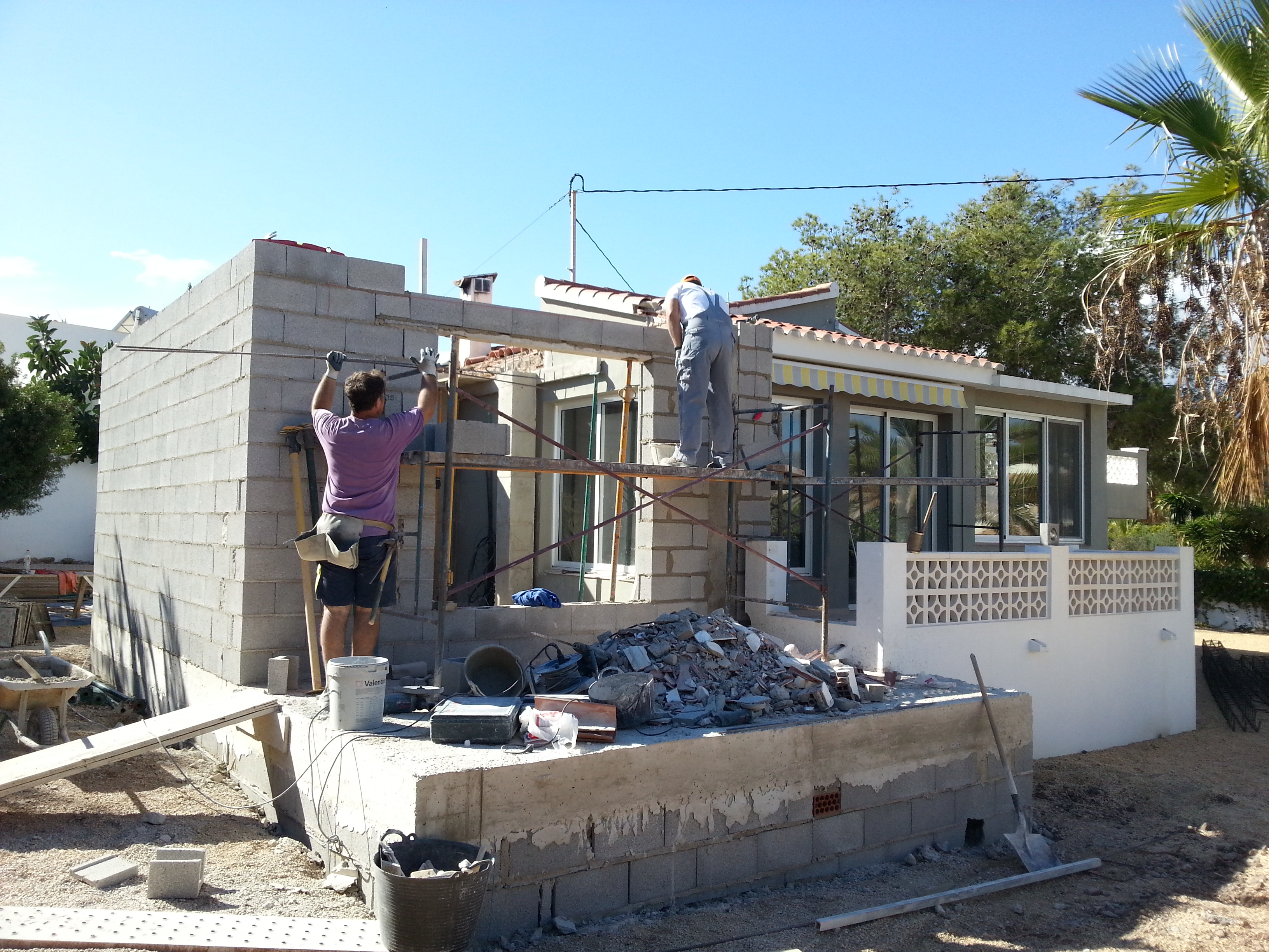 BLOQUE DE HORMIGON EN FORMACION DE PAREDES 