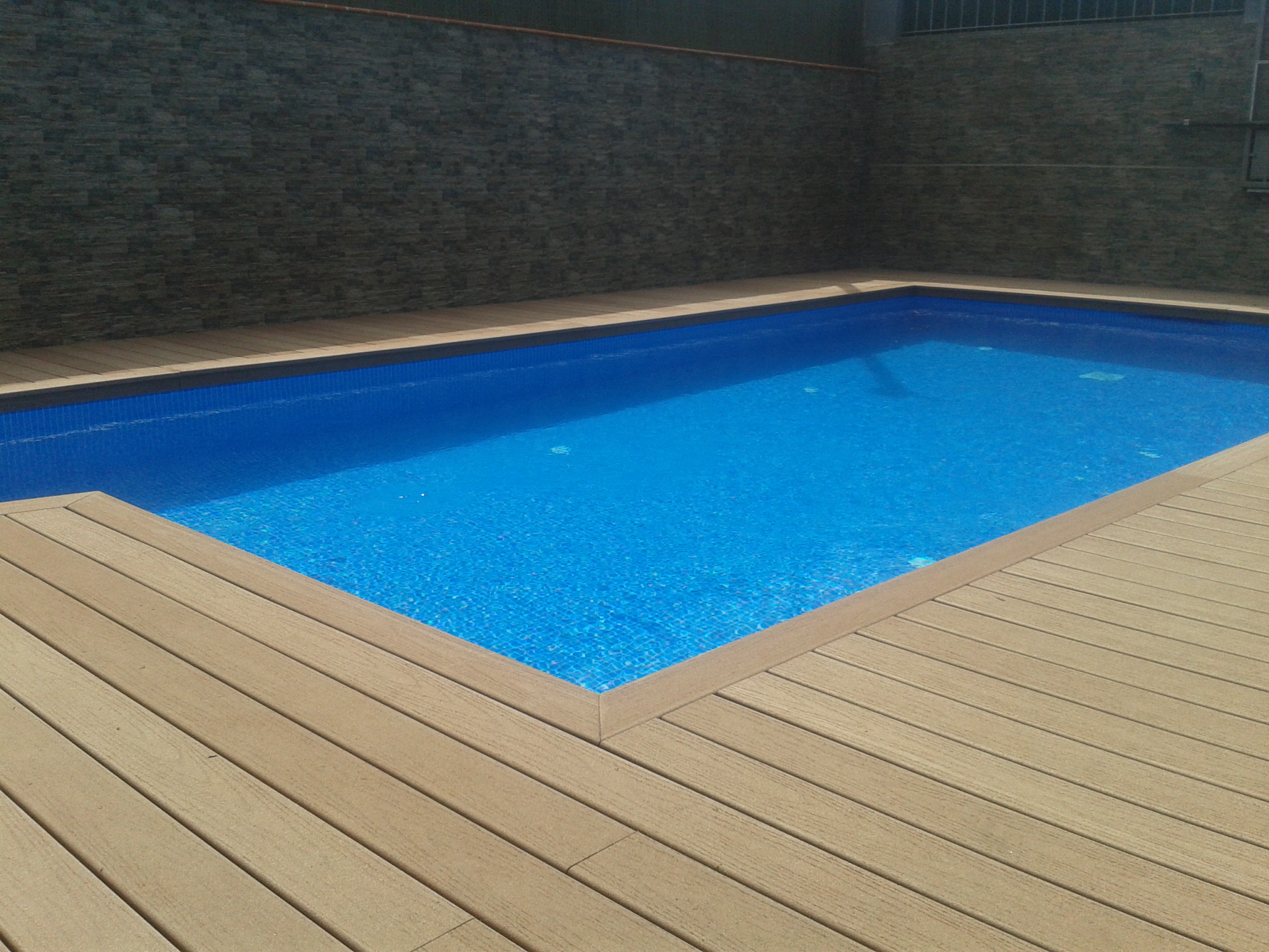 Tarima sintetica color marron