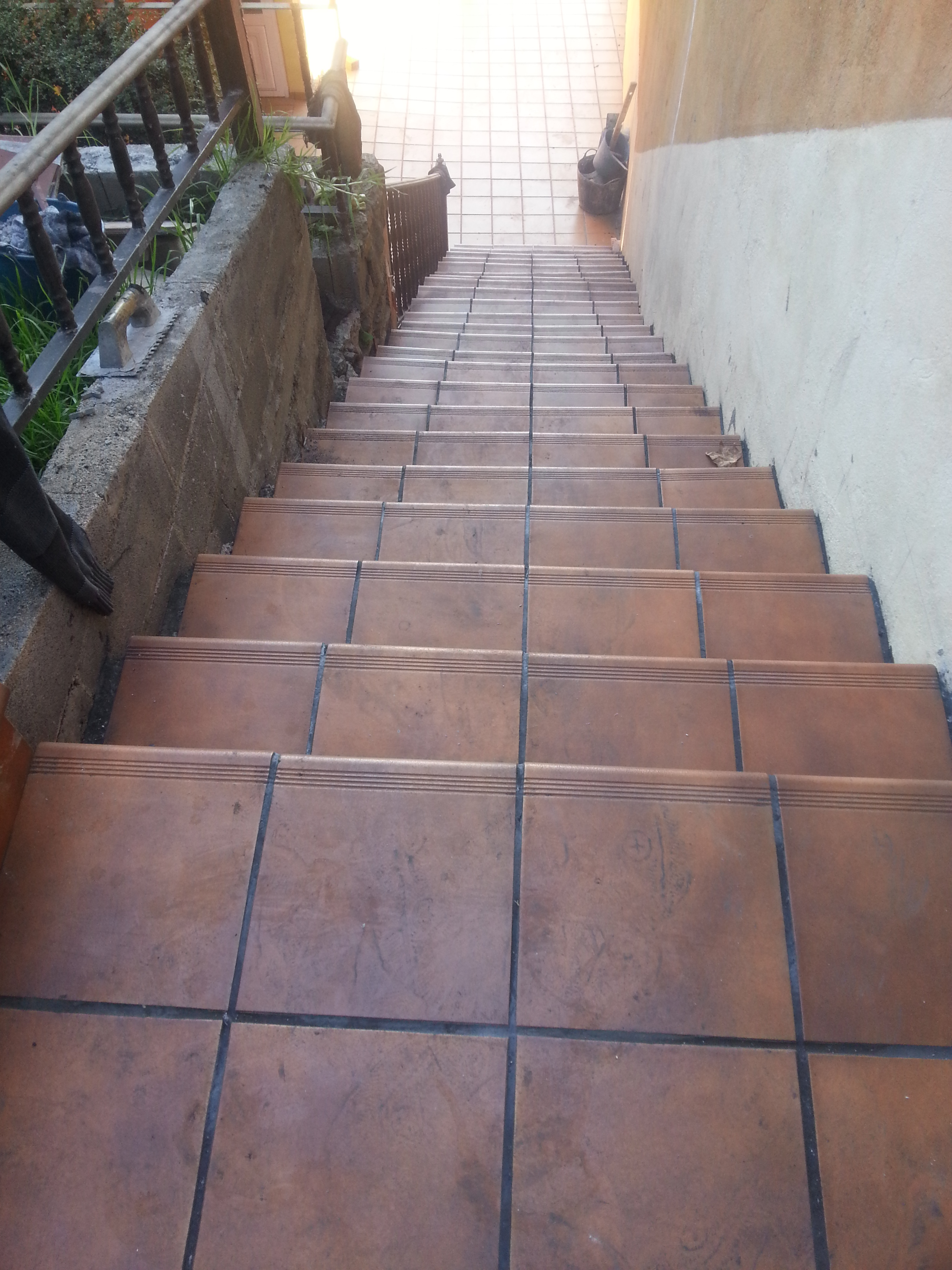 replanteo de escaleras y colocacion de gres