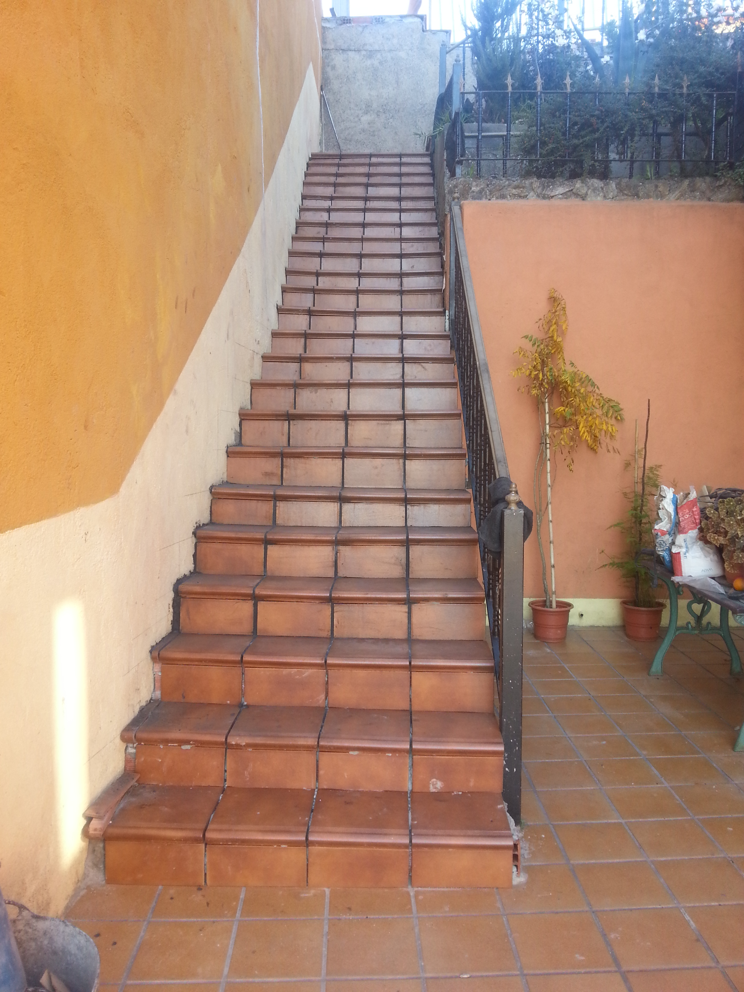 replanteo de escaleras y colocacion de gres
