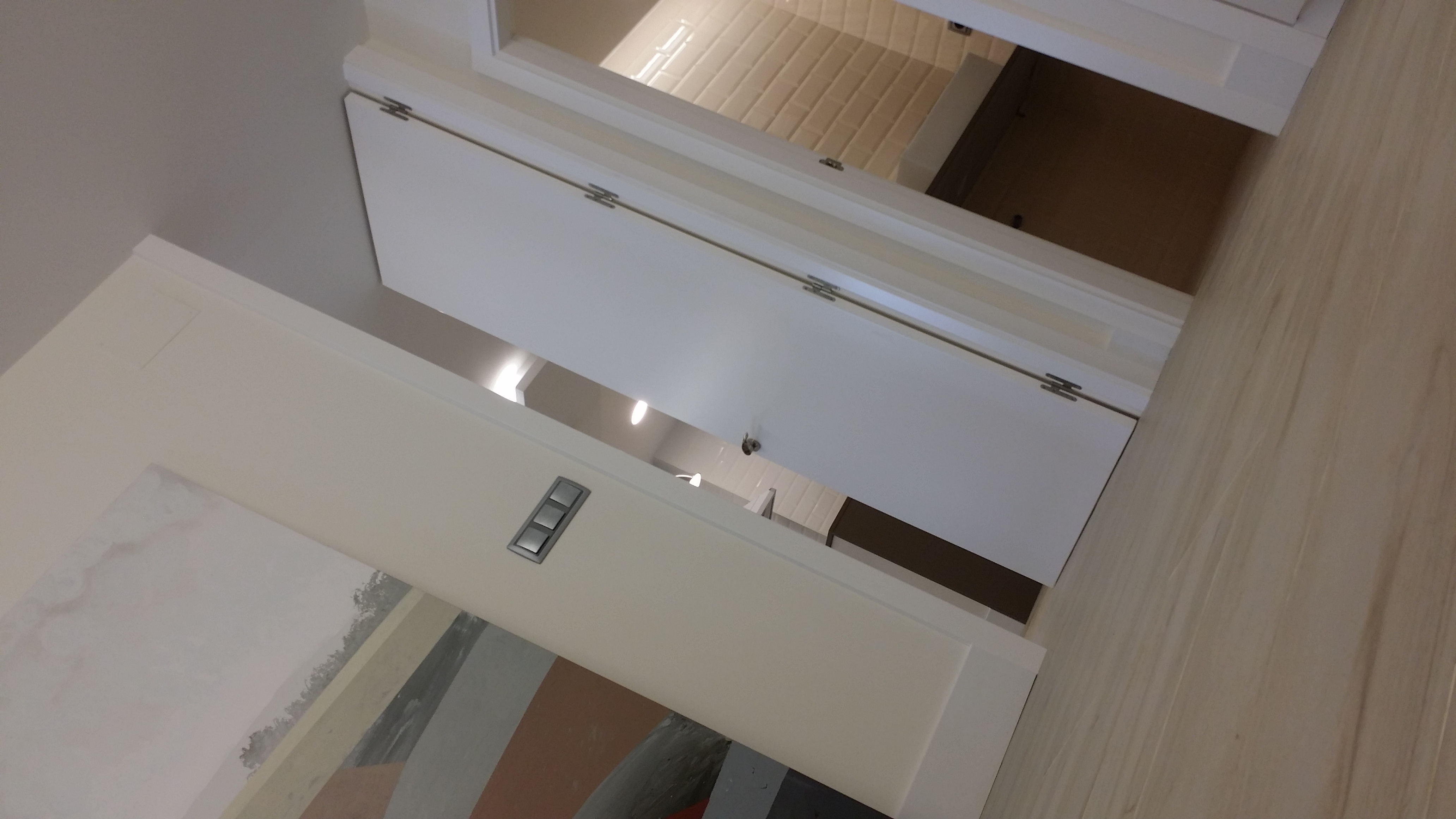 Puerta de paso alta medida especial.