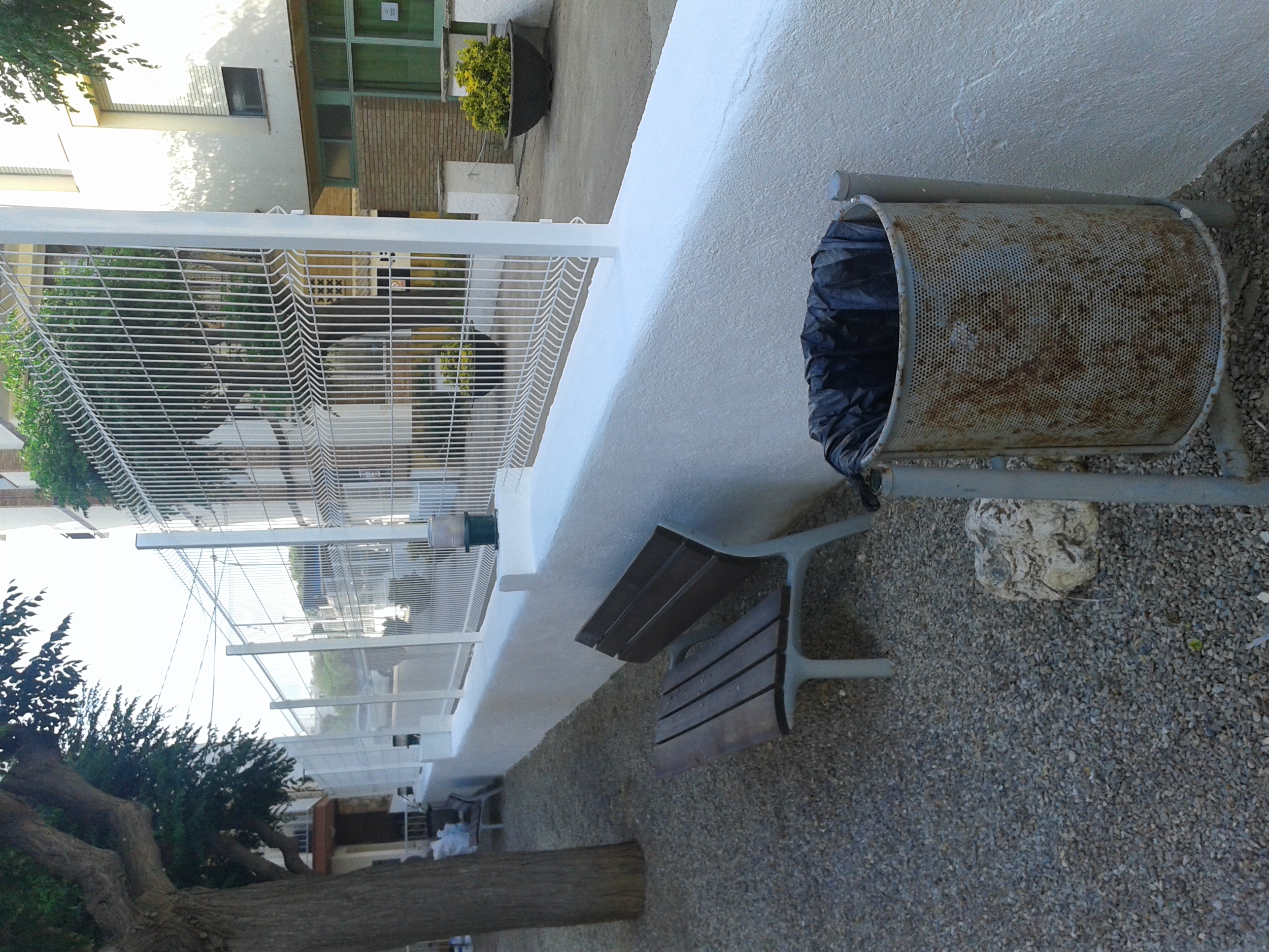 Arreglo de muro y colocacion de valla