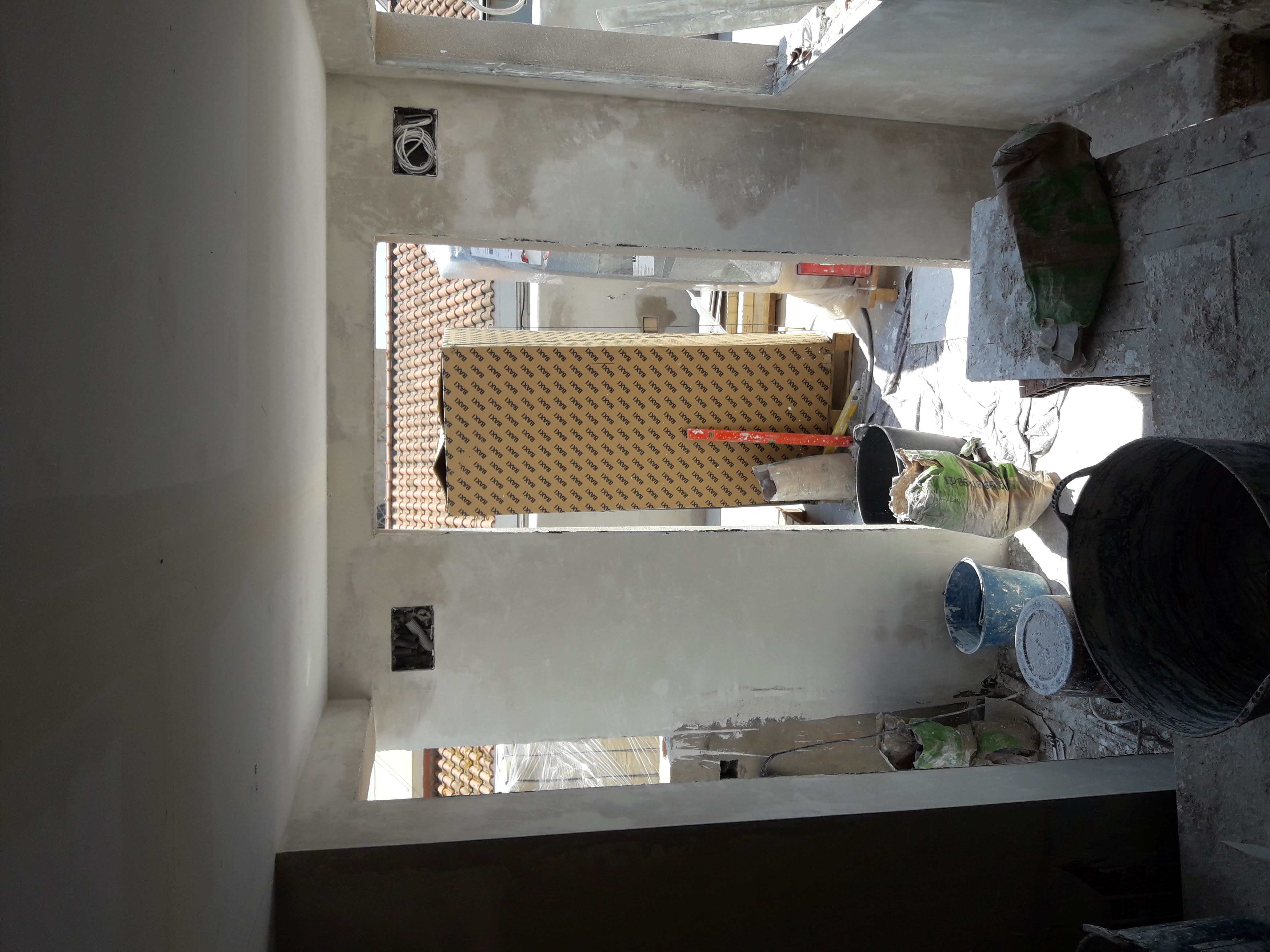 Escalera hotel mediterrani (enyesado)